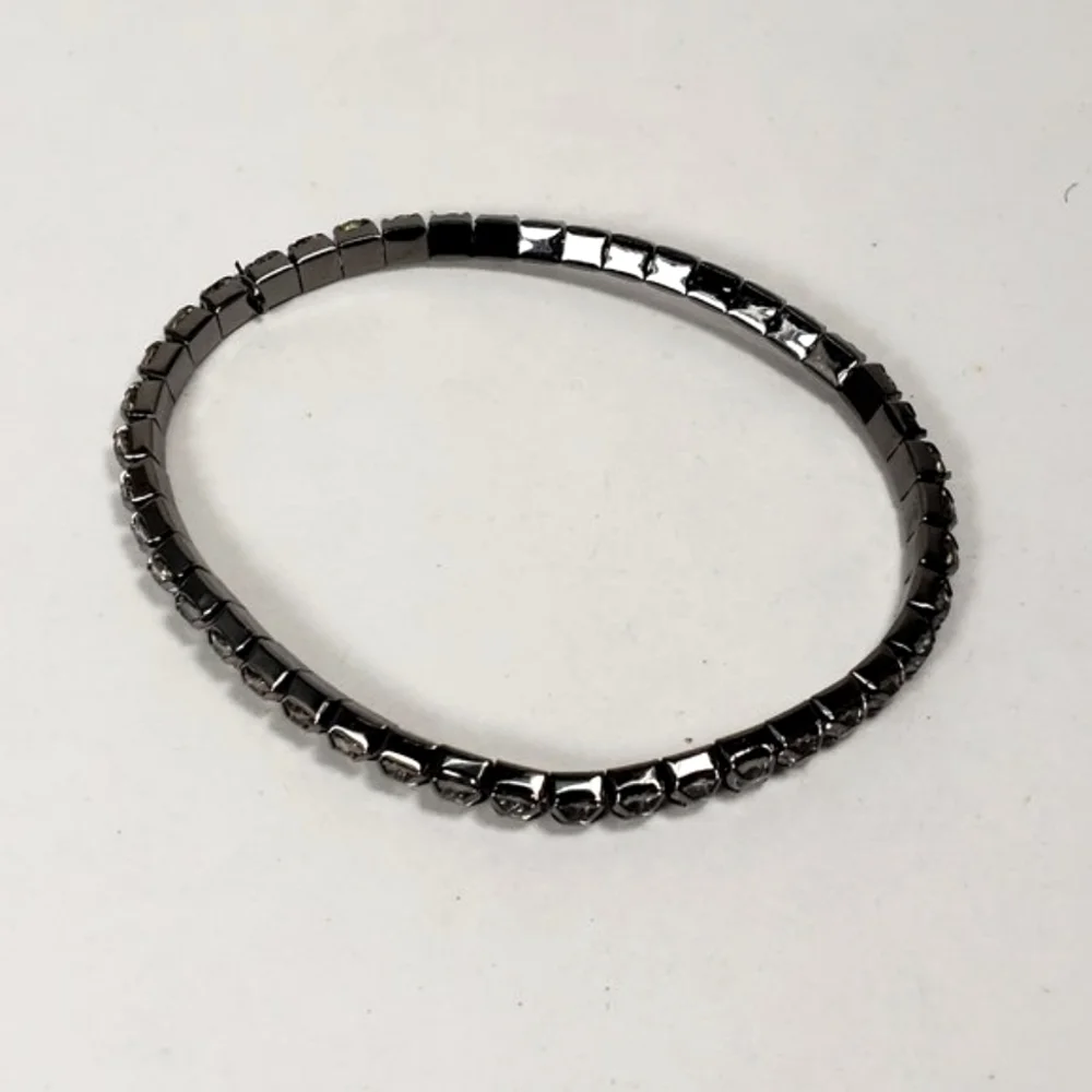 Black Metal - Sparking Round Crystal Stretch Bracelet - Women's Fashion, NWOT A6